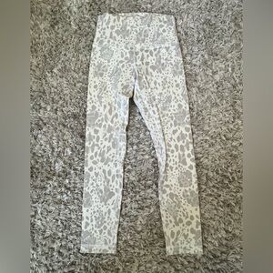 Lululemon Women’s Workout Leggins. Size 4